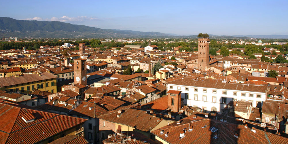 Lucca veduta TorreOrologio2