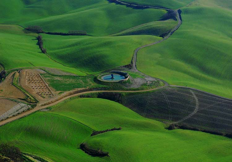 teatro del silenzio immagine colline